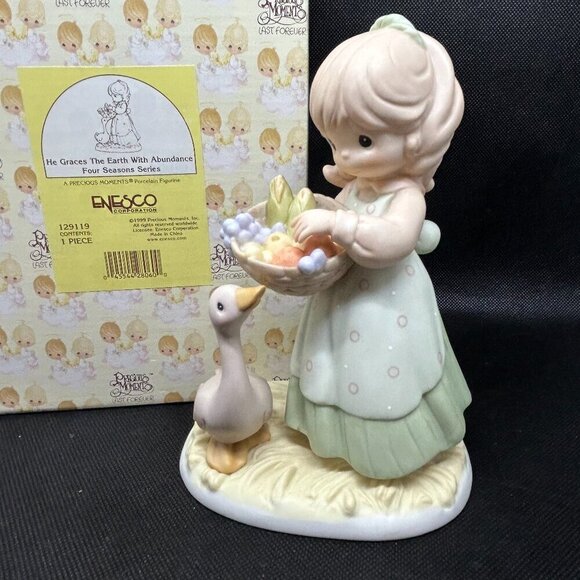 PRECIOUS Moments “He Graces The Earth With Abundance" figurine - Picture 1 of 6